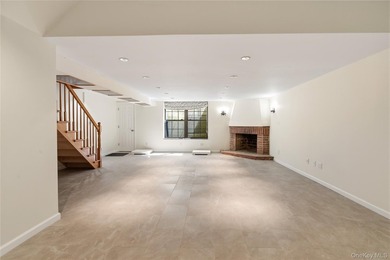 Welcome home to this beautiful Wolosoff Brothers Townhome on - photo 28