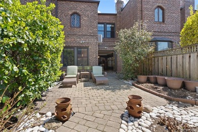 Welcome home to this beautiful Wolosoff Brothers Townhome on - photo 33