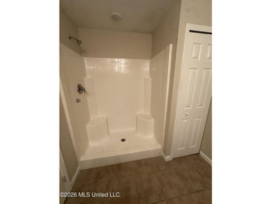Move-In Ready 3 Bedroom, 2 Bath Home! Step into this recently - photo 12