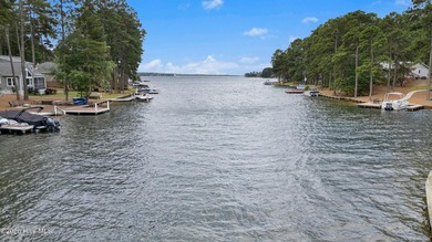 This gorgeous lakefront home is located at the end of a quiet - photo 14