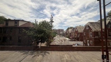 Welcome to this beautifully maintained 2-bedroom apartment in - photo 15