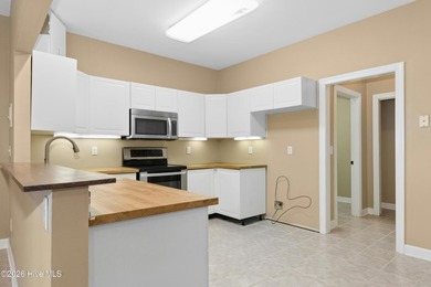 This gorgeous lakefront home is located at the end of a quiet - photo 44