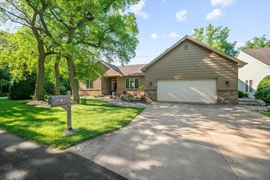 Welcome to Lake in the Woods, one of Ottawa County's premier - photo 3