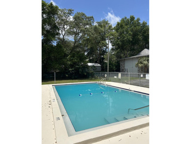 First floor, two bedroom condo in Niceville. New HVAC unit in - photo 14