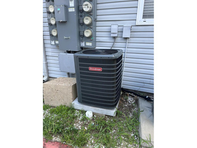 First floor, two bedroom condo in Niceville. New HVAC unit in - photo 15