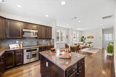 Welcome to this beautifully maintained 3-story corner unit - photo 11