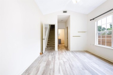 Rare opportunity to own this well-maintained 3-bedroom and - photo 11