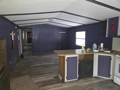Unlock the potential of this spacious 2-bedroom, 1-bath trailer - photo 7