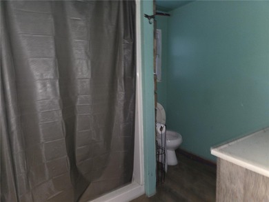 Unlock the potential of this spacious 2-bedroom, 1-bath trailer - photo 10