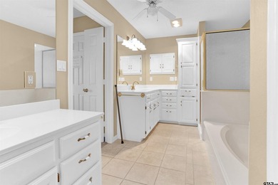 Welcome to 532 Dogwood Lane in the gated Hideaway Lake community - photo 20