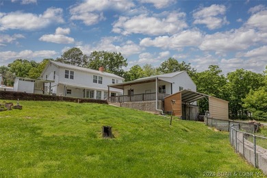 4-bed, 2-bath waterfront home in the Turkey Creek arm of Lake of - photo 9