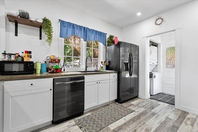 Welcome to your slice of paradise in West Palm Beach! This - photo 12