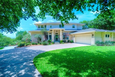 Experience extraordinary lakefront living in this stunning - photo 2