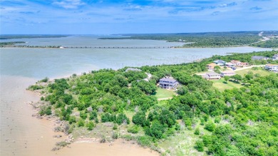 Experience extraordinary lakefront living in this stunning - photo 4