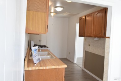 Clear Lake Home For Sale in Clearlake Oaks California