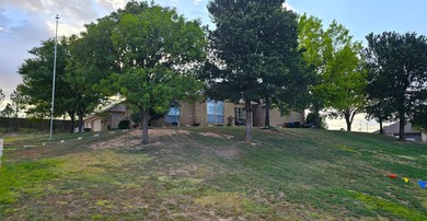 Have you always wanted a home on top of a hill? This one might - photo 2