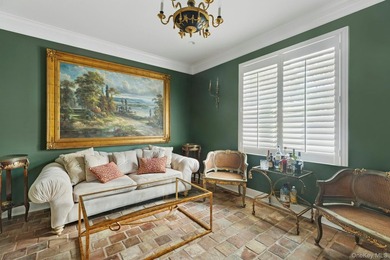 Immerse yourself in this stunning waterfront villa on Centre - photo 11