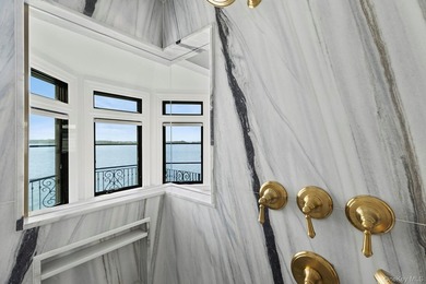Immerse yourself in this stunning waterfront villa on Centre - photo 18