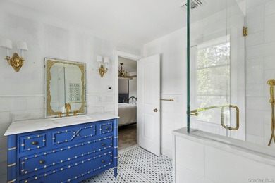 Immerse yourself in this stunning waterfront villa on Centre - photo 23