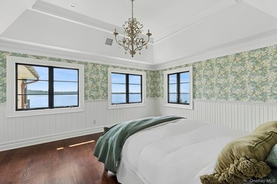 Immerse yourself in this stunning waterfront villa on Centre - photo 26
