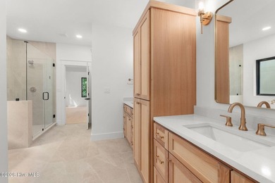 CURATED. COASTAL. LUXURY. Brand new and beautifully designed - photo 28