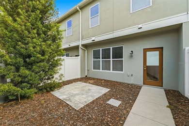 Under contract-accepting backup offers. Welcome to this - photo 32