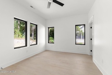CURATED. COASTAL. LUXURY. Brand new and beautifully designed - photo 34