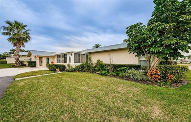 Price reduced!  Live the Florida Lifestyle in this Beautiful - photo 3