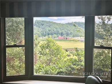 A RIVER VIEW AND JUST 15 MINUTES TO BOTH HISTORIC WEST JEFFERSON - photo 9