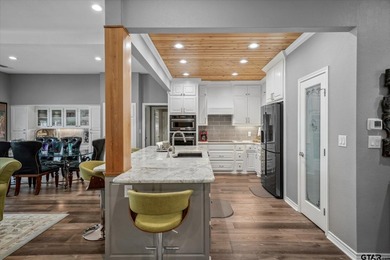 Open House 6/28/26 2-5PM. Absolutely stunning, fully updated - photo 14