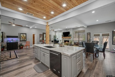 Open House 6/28/26 2-5PM. Absolutely stunning, fully updated - photo 15
