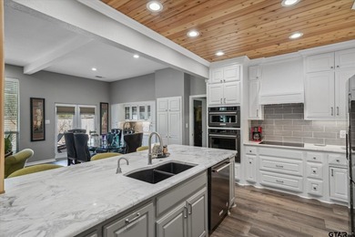 Open House 6/28/26 2-5PM. Absolutely stunning, fully updated - photo 16