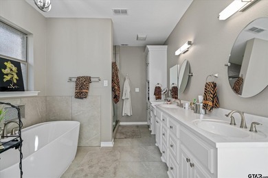 Open House 6/28/26 2-5PM. Absolutely stunning, fully updated - photo 25
