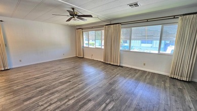 Comfortable home located in Fairway Oaks Mobile Estates, a 55+ - photo 10