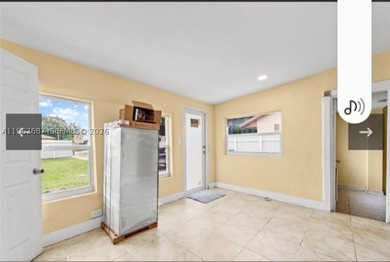 Centrally located 3/1 spacious home. This home features impacy - photo 6