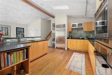 Location, lifestyle, and timeless mid-century charm come - photo 14
