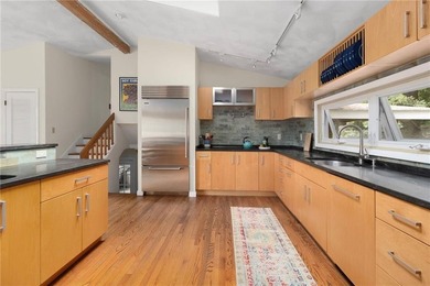 Location, lifestyle, and timeless mid-century charm come - photo 15