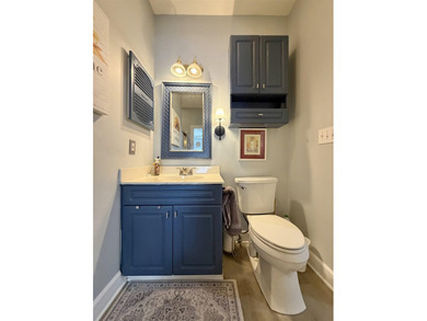 Welcome to this beautifully renovated 2-bedroom, 2-bathroom - photo 18