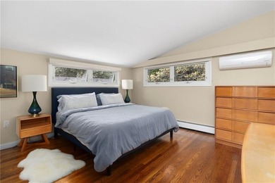 Location, lifestyle, and timeless mid-century charm come - photo 18