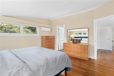 Location, lifestyle, and timeless mid-century charm come - photo 19