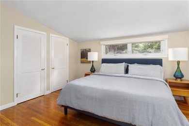 Location, lifestyle, and timeless mid-century charm come - photo 21