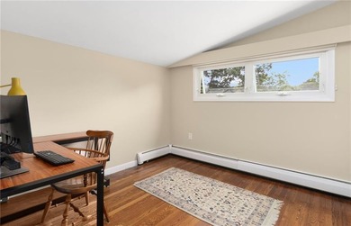 Location, lifestyle, and timeless mid-century charm come - photo 23