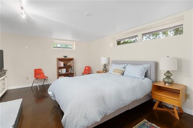 Location, lifestyle, and timeless mid-century charm come - photo 33