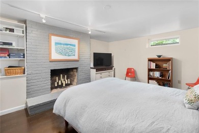 Location, lifestyle, and timeless mid-century charm come - photo 34