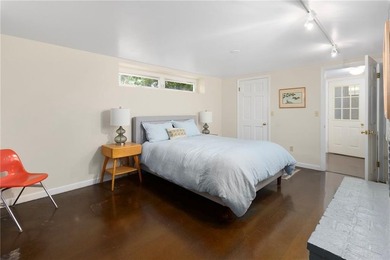 Location, lifestyle, and timeless mid-century charm come - photo 36