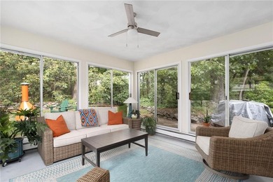 Location, lifestyle, and timeless mid-century charm come - photo 39