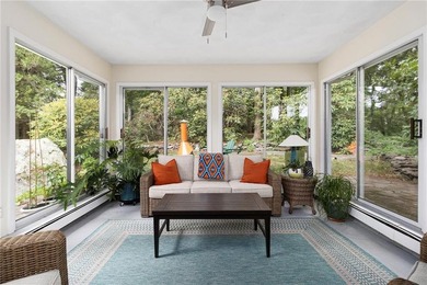 Location, lifestyle, and timeless mid-century charm come - photo 40