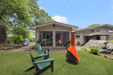 Location, lifestyle, and timeless mid-century charm come - photo 42