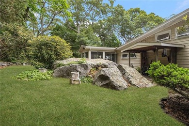Location, lifestyle, and timeless mid-century charm come - photo 46