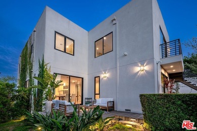Stunning contemporary showplace situated in a quiet and - photo 1